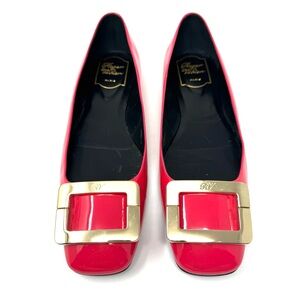 ROGER VIVIER patent leather flats with gold buckle, made in Italy, size 39.5